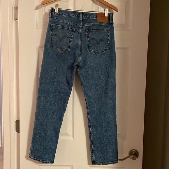 Levi’s Wedgie Straight 28 - Picture 2 of 3